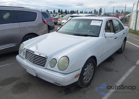 1999 Mercedes-Benz E 320 из США, поврежденный, VIN WDBJF65H8XA848568